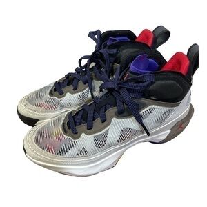 AIR JORDAN XXXV11 (GS) BOYS YOUTH 6.5Y LIGHT BONE/FIRE RED/BLACK